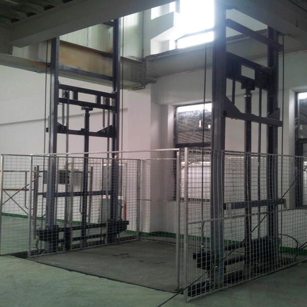 探索導軌升降貨梯的油箱(圖2) \