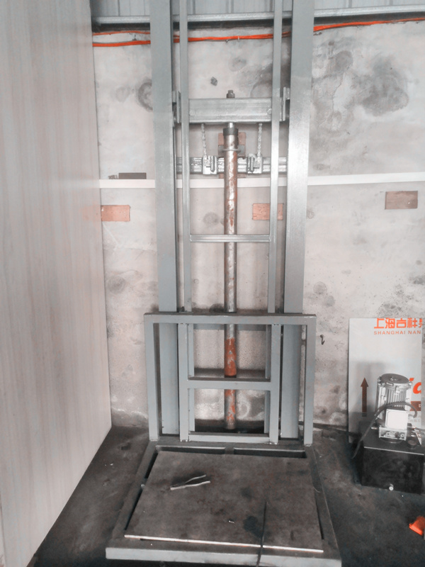 探索導軌升降貨梯的油箱(圖3) \