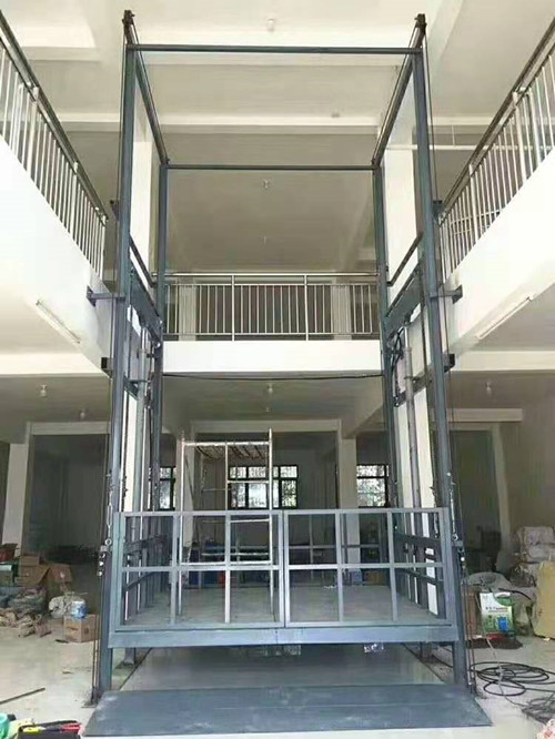 導(dǎo)軌式升降機(jī)的產(chǎn)品組成及優(yōu)劣勢(shì)分析(圖1) 導(dǎo)軌式升降機(jī)的產(chǎn)品組成及優(yōu)劣勢(shì)分析(圖1)